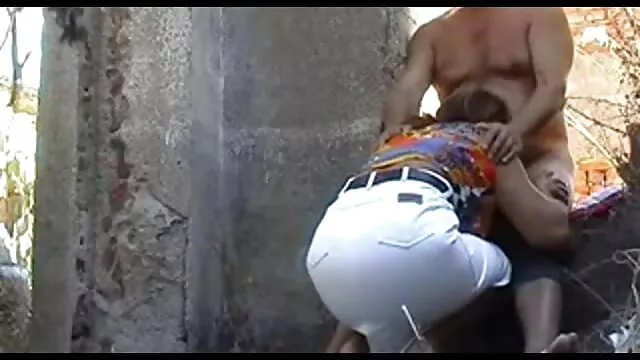 彼は鶏からすべてのジュースと精子を吸う。 女性 専用 エロ 動画