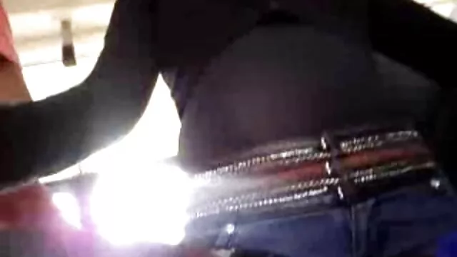 陰毛を持つブルネットは、ベッドの上に横たわって、肛門性に黒人男性と夢を持っています 女性 専用 の エロ 動画