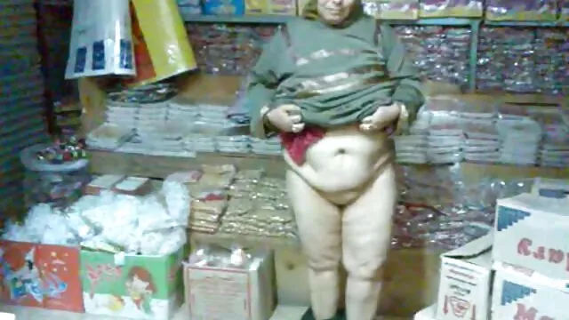 その男は女の子に吸う方法を教えた。 エロ 動画 女性 専用 風俗