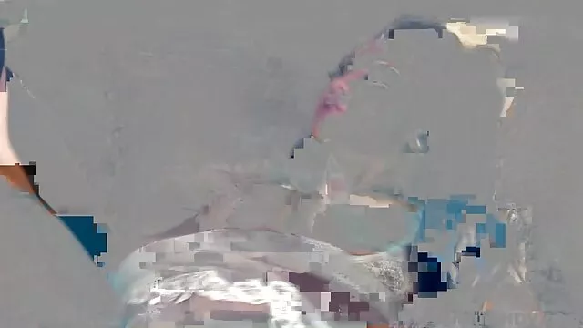 ソファの上にバーベルとブルネットふしだらな女。 女性 専用 無料 エロ