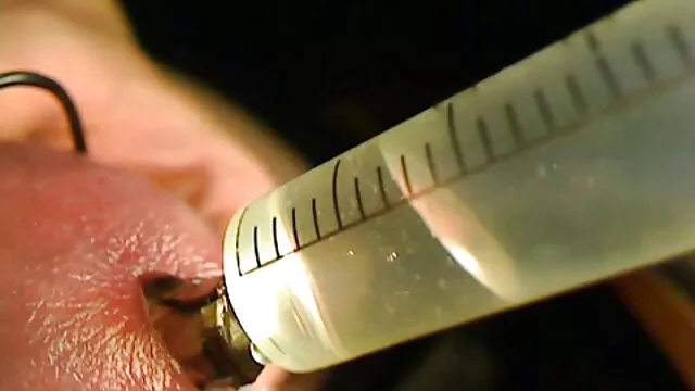BBW エロ 動画 女性 専用 無料 tattooed月かき膣のためのひげを生やした男性に寝室
