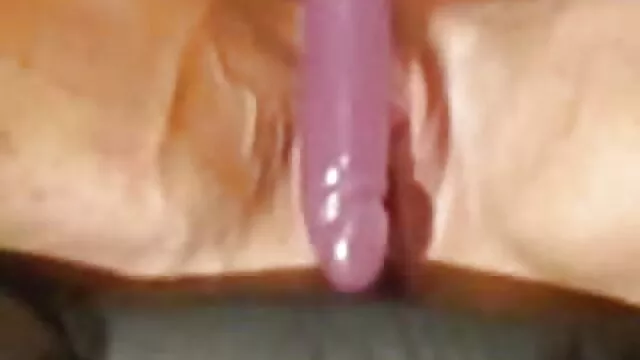 角質の女の子は彼女の夫の前で二人の男を吸う。 無料 エロ 動画 女性 専用