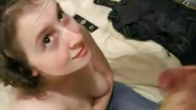 細長いお尻を持つ若いブロンド 女子 専用 無料 エロ 動画
