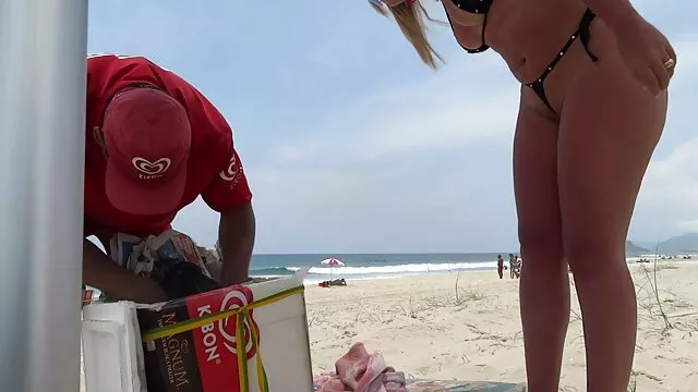 マッコスはメガネで日焼けしています。 女性 専用 エロ ビデオ