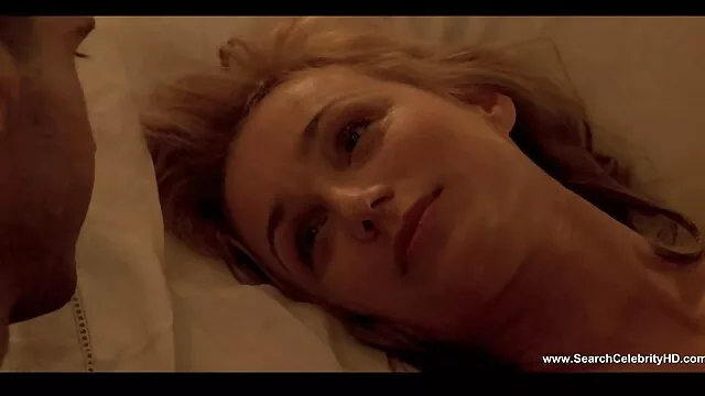人形は肛門を壊し、彼女のお尻をディルドで自慰行為をする 女性 専用 動画 アダルト