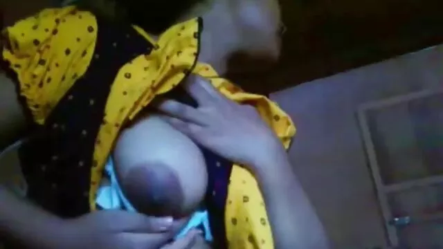ストッキングの女が部屋の中を弄った。 女性 専用 エロ 動画 サイト
