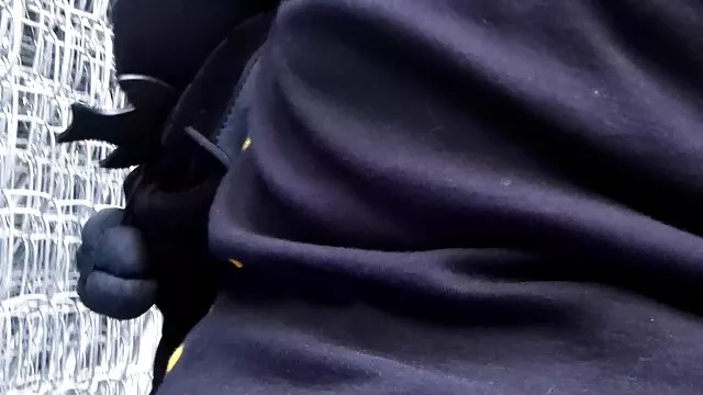 剃られた足を持つ黒檀。 女性 用 風俗 エロ 動画