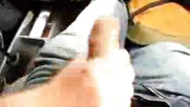 女の子は庭に並んで、彼らのお尻と膣を披露する。 エロ 動画 女の子 専用