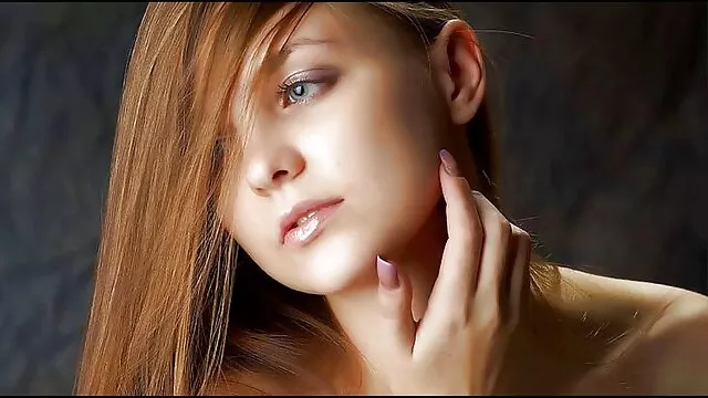 膣に黒のスポーツの女性を打つ大きなネジを持つコーチ。 エロ 動画 女性 専用 風俗