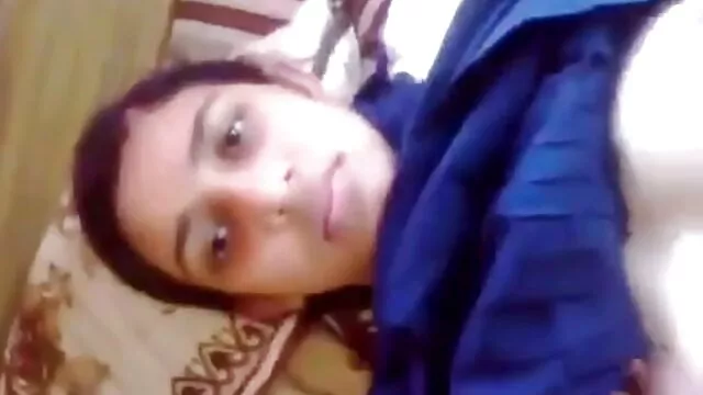 巨乳の女の子は最初の男を吸う。 エロ 動画 女性 専用 風俗