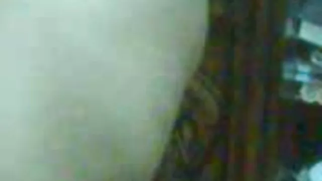ブルネットの女の子の寮で彼氏と共有します。 女 専用 エロ 動画