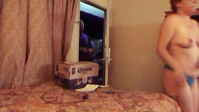 男は肛門の穴にガラスを入れた。 女の子 専用 無料 エロ 動画