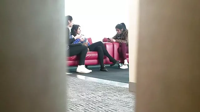 黒人女性はバスルームで白人男性を洗い、シャワーを浴びて彼のコックを吸う。 女性 専用 無料 エロ 動画